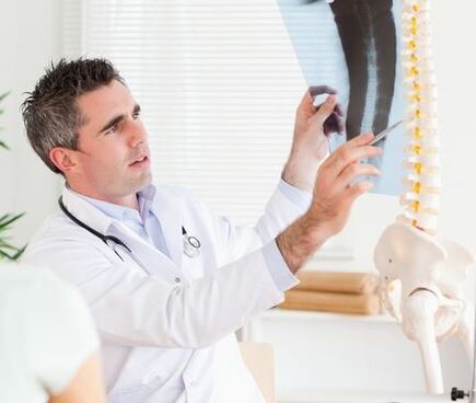 Pe baza unei examinări cu raze X, medicul va putea diagnostica osteocondroza.